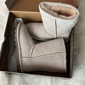Winter white short bearpaw boots